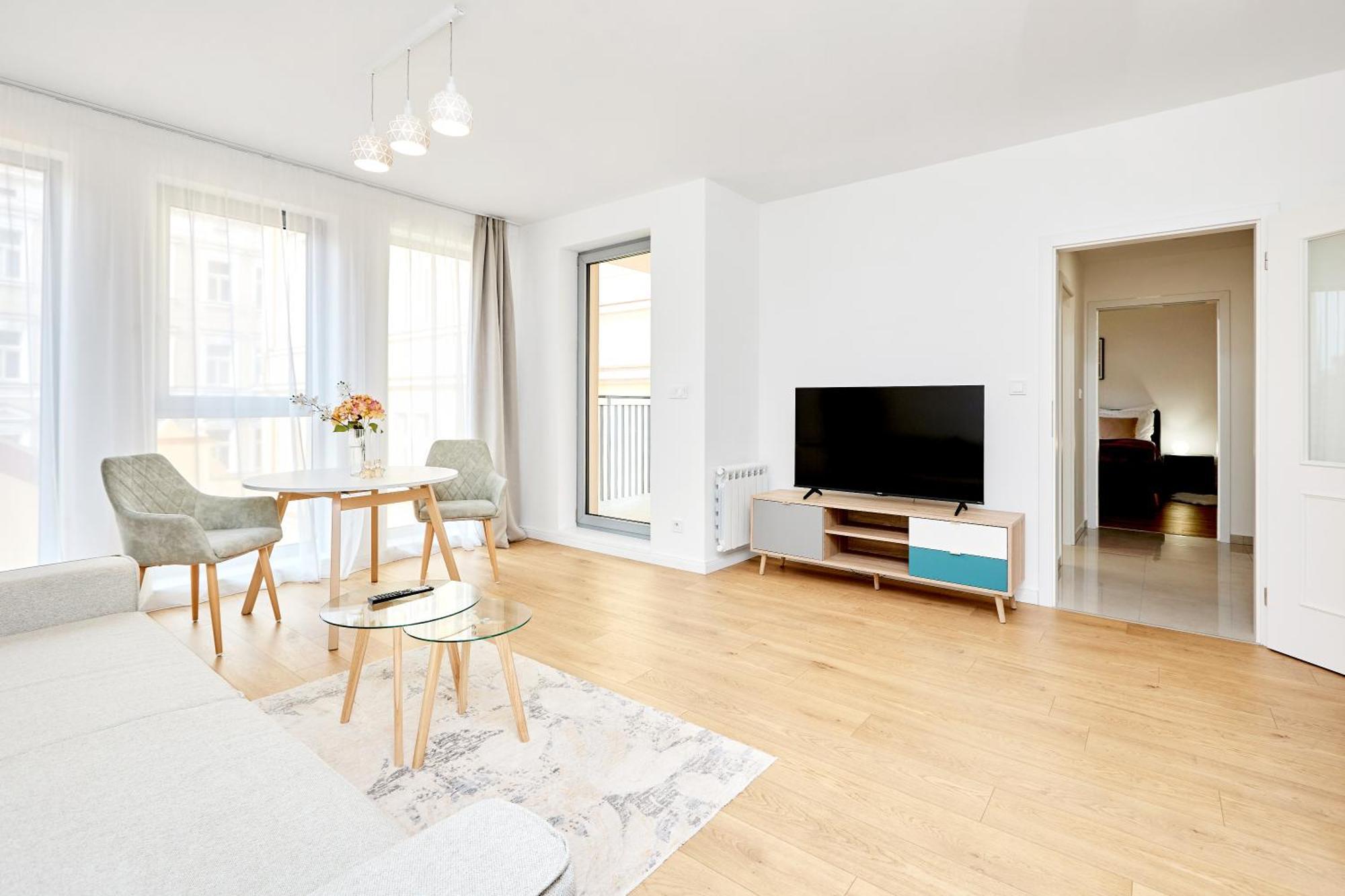 Azure - Cozy Center With Balcony Apartment Prag